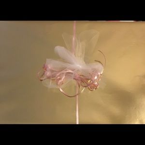 Beautiful Ivory open toe with sparkle glitter all over dressy or casual …